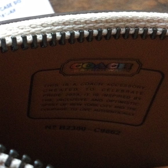 Coach Zip Card Case In Rainbow Signature Canvas - Picture 3 of 5